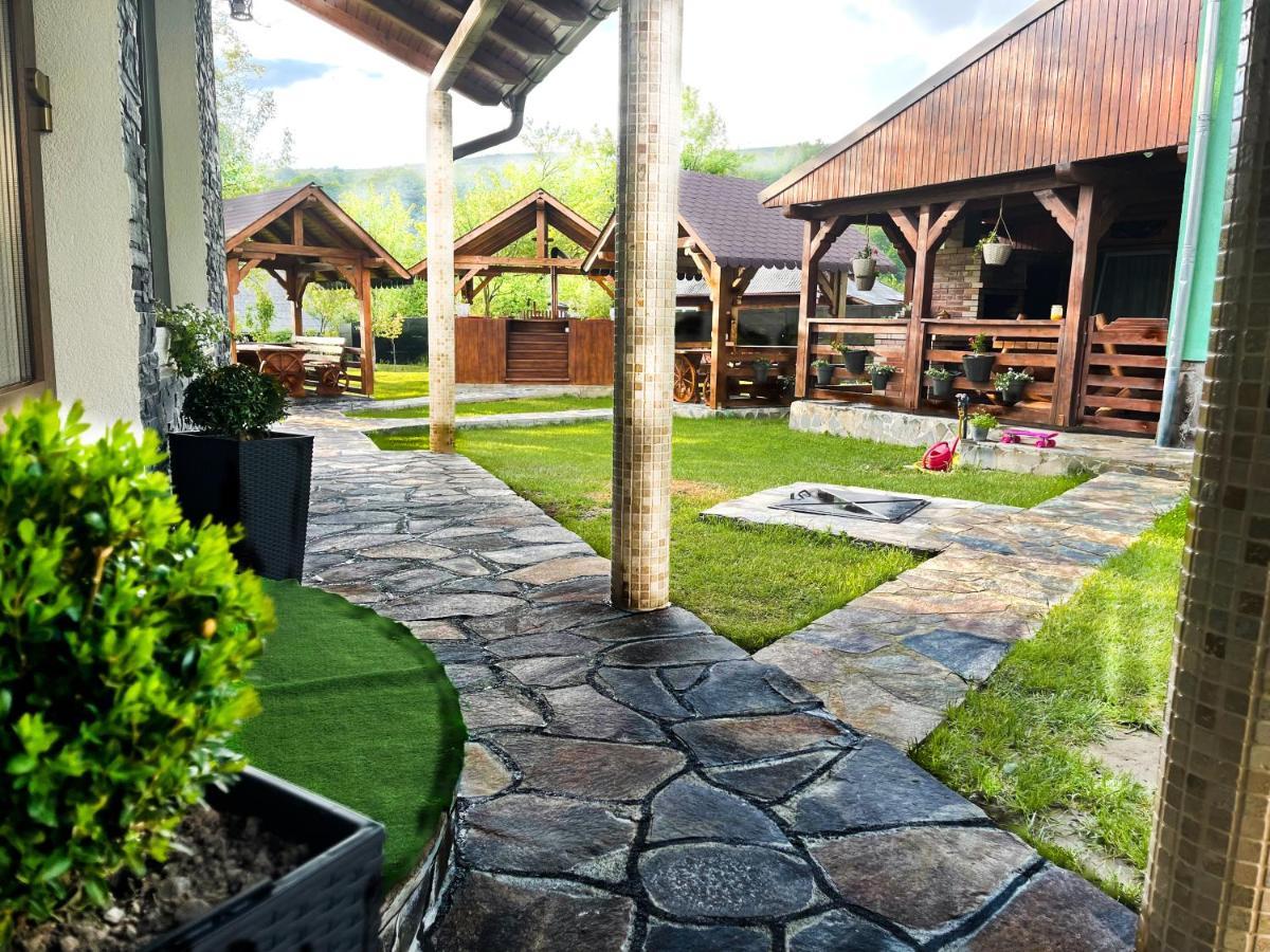 Casa La Bella Vista Hotel Moisei Exterior photo
